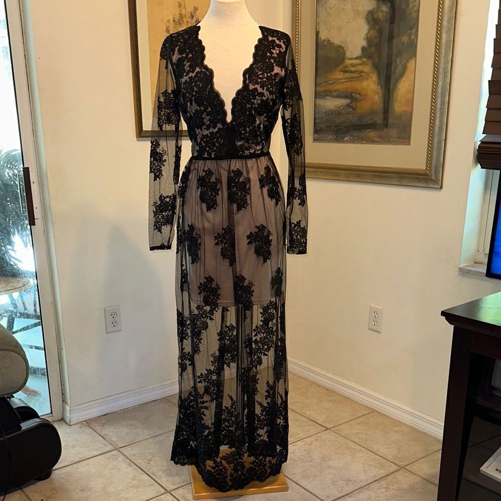 Soie’blu Black Lace Overlay Dress w/ Sheer Sleeves Size Large